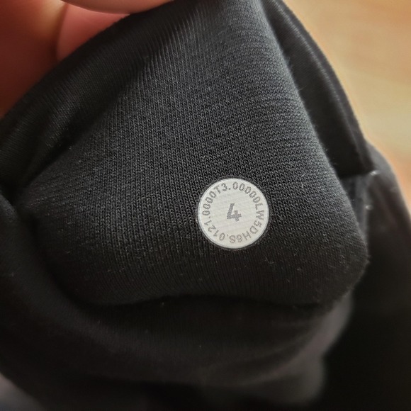 Lululemon Jogger Pants Womens 4 Black High Rise Pockets Cuffed Yoga Leggings - Picture 4 of 11